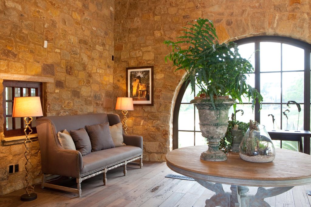 Escondido Memebr Club and Golf Course Halfway House Entryway